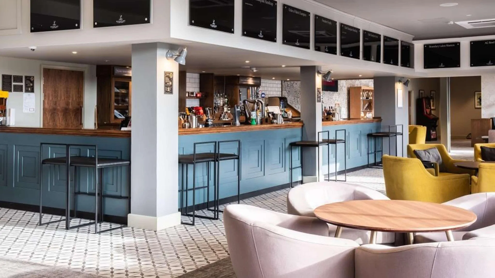 Hilton Southampton - Utilita Bowl Hotel Hedge End 4*,  United Kingdom